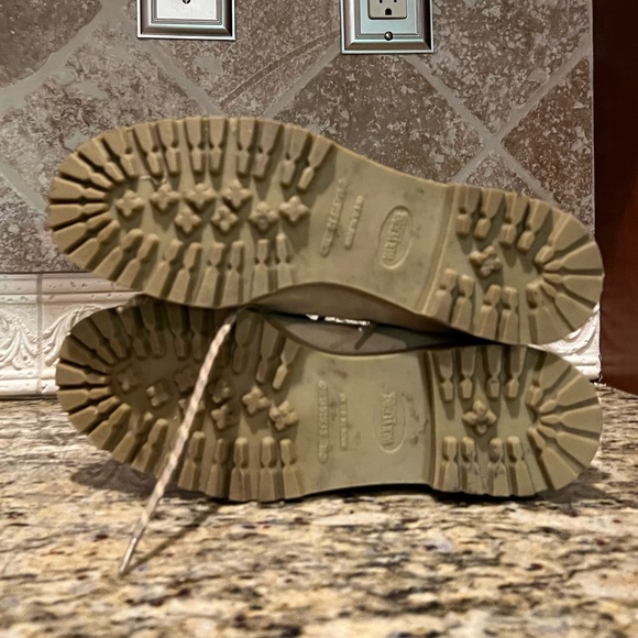 NWOT Wolverine Wilderness Tan Suede Hiking Boots Woman's Size 7.5 Vintage! - Picture 16 of 16